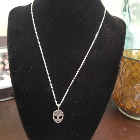 NWT Kawaii Silver Alien Charm Necklace - Picture 2 of 2